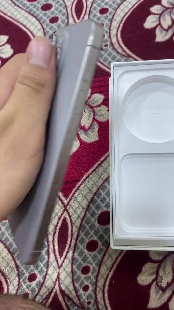 ***********
