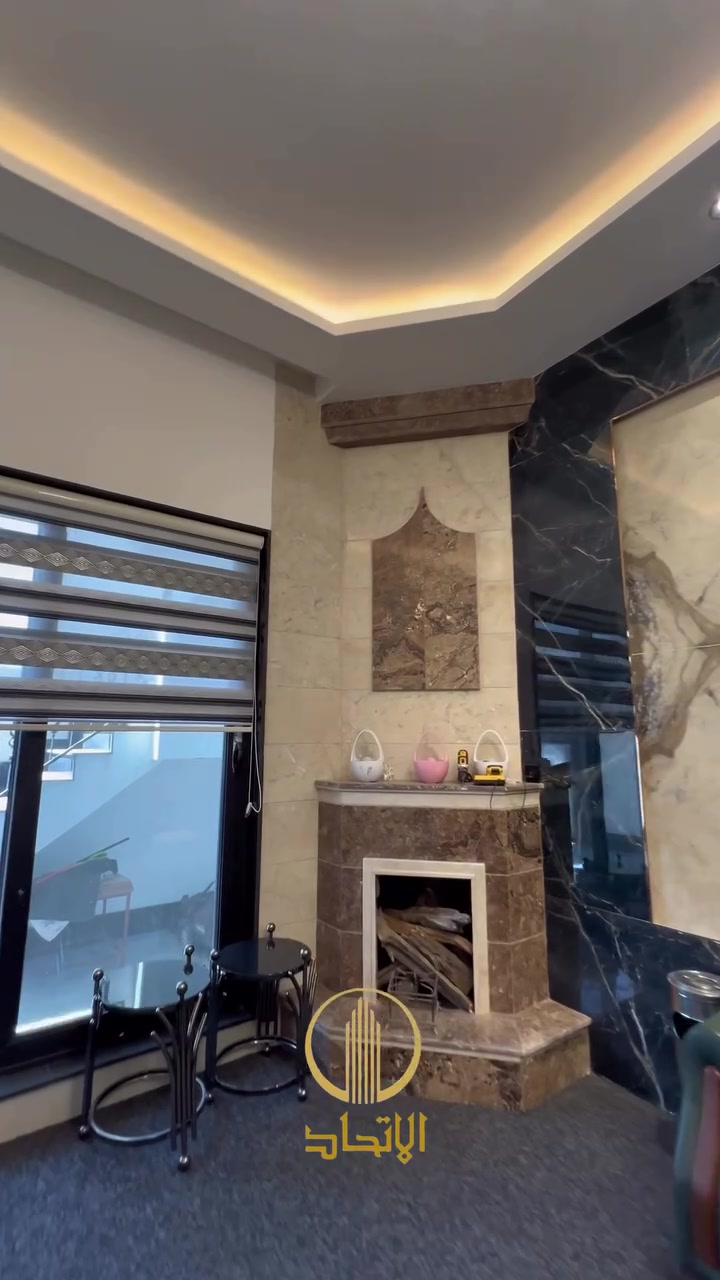 🏛⭐️دار للبيع او المعارضة⭐️حي الرفاق🏛
⬅️الفرع المقابل لجامع الروضة المحمدية
⬅️موقع مميز 
⬅️بناء جيد يحتوي على درج خارجي ، مدفئة خشب ، حمام بخار ، امام الدار حديقة خاصة
⬅️️ مساحـة  150 متر
⬅️واجهة 7.5 متر
⬅️أتجاه غروب
⬅️ ثلاث طوابق 
⬅️الطابق الاول يحتوي على ، كراج ، مطبخ ، استقبال ، هول ، صحيات ،١ غرف نوم ، 
⬅️الطابق الثاني ،هول ، صحيات ، مطبخ، ١ غرف نوم ،استقبال
⬅️الطابق الثالث هول ، صحيات وجاكوزي ، (استقبال او غرفة) ، غرفة نوم
⬅️تحويل مباشر
⬅️شارع 
#مكتب_الاتحاد_لتجارة_العقارات_والمقاولات 
لمعرفة الاسعار وباقي العروض انضم لقناة التلكرام 
https://t.me/etihad0

لمعرفة الاسعار وباقي العروض انضم لقناة الواتساب 
https://whatsapp.com/channel/

تفاصيل اكثر يرجى مراجعة المكتب
_______________
🏛  مكتب الاتحـــاد للعقار 🏛
الفرع الاول : شارع المصارف الرئيسي 
الفرع الثاني: الصديق الاولى بداية سايدين البحرين 

***********
***********
***********

نستقبل عقاراتكم و طلباتكم على الارقام اعلاه
