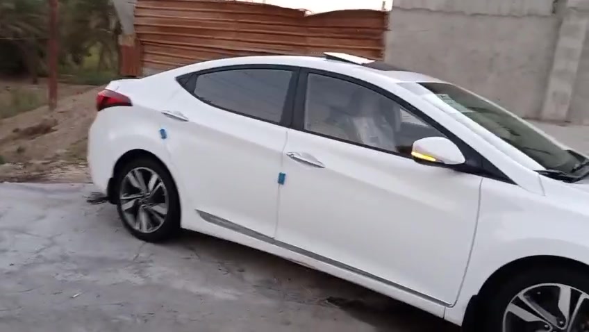 يالله سياره الانتره مديل 2015 مكفوله كفاله عامه من صبغ وفتح وتبديل وبارد سياره وضع شركه جديده حيل سياره فول واحد على واحد عده البصمه فتحه مري شفط تحكم تبريد خلفي فول ويل عكسي تخم تاير تبريد ثلج مكينه وكير شرط حداديه جديده مكينه 1800 سياره  جاهزه رقم اربيل تريد تحويل تريد وكاله مكان نجف اتصل مكلف بنشر ***********

