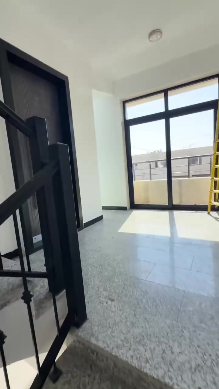 السلام عليكم

شقق سكنية ومحلات تجارية ……

🏠 للإيجار في الكرادة – شارع الأورزدي 🏠

📢 متوفر شقتان فقط للإيجار، مناسبة للعوائل والطلاب والطالبات.

✨ مواصفات الشقة:
• 🛏️ غرفة نوم
• 🛋️ صالة جلوس
• 🍳 مطبخ
• 🚿 حمام
• 📹 كاميرات مراقبة
• 👮 حارس أمن
• 🧹 منظف للبناية
• ⚠️ البناية لا تحتوي على مصعد

🏪 ومتوفر أيضاً 3 محلات للإيجار بموقع مميز في الكرادة – شارع الأورزدي.

📍 الموقع: الكرادة – شارع الأورزدي

📞 للاستفسار والتفاصيل والحجز:

شركة الحسن:
***********

⏳ المتاح حالياً محدود:
🏠 شقتان فقط
🏪 3 محلات فقط

📲 سارعوا بالتواصل للاستفسار والحجز.
