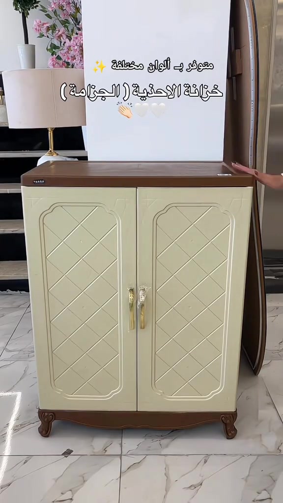 للحجز واتـس←*********** السعــر←49 ألف تخلص من الفوضى تنظيم بيتك يبدأ من المدخل! 🏠✨ #رفوف بلاستك بألوان مخـتلفه✨ ▪️ مقاومة للماء وسهلة التنظيف. ▪️ مساحة تخزين واسعة بـ 3 رفوف داخلية وقاعدة سفلية. ▪️ تصميم أنيق بأرجل ثابتة وبابين. اطلبها الآن وجدّد ترتيب بيتك! 📥📦 متعددة الأستخدام مع حماية من الغبار والأتربه -يوصلكم غير مركب  -التوصيـل🚛:بغداد5,000  المحافظات 6 آلاف  #جزامة #جزامةأحذية 

نص مكتوب في الصور:
- متوفر ب ألوان مختلفة ✨
- خزانة الاحذية ( الجرامة )
- 👏🤍🤍
