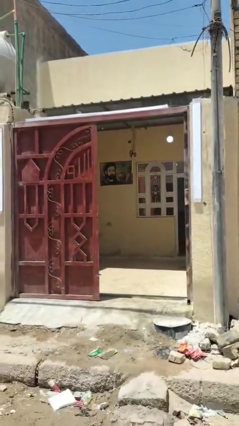 السلام عليكم. الدار للبيع، المساحة 100 متر. العنوان: ميسان - حي الوحدة - دربونة حسن المضمد. للتواصل:‏‪***********
