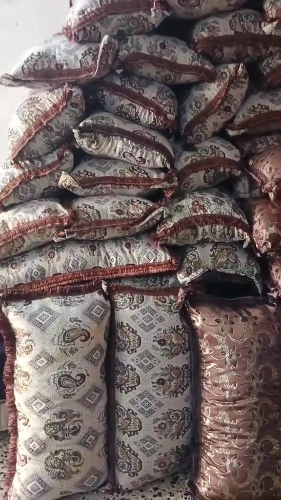 خياطه جودليات درجة أولى ديوان  المتر 2500 العادي 2000 مكان حي الطين ***********
