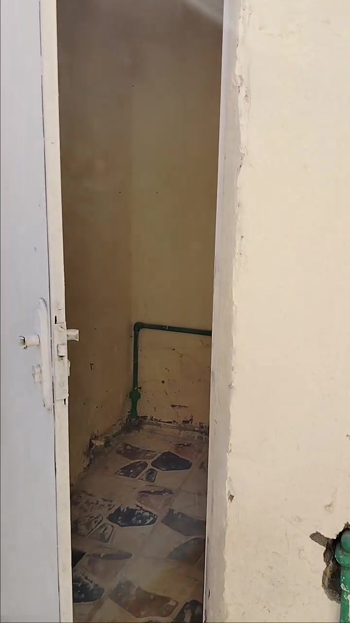 بيت للإيجار • حي العسكري الأول • شارع مدرسة الجمهورية