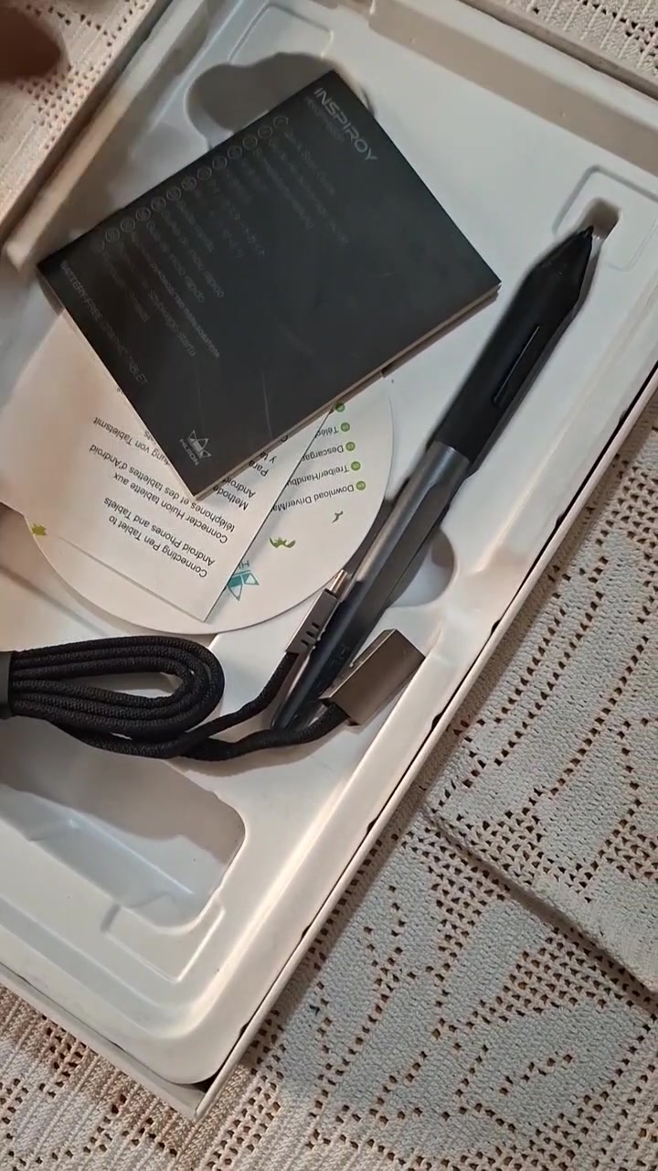 تابلت Huion • قلم دجيتل • نظيف كلش