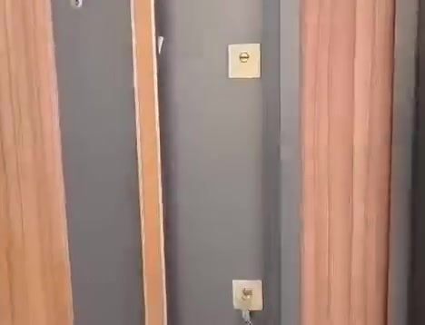 السلام عليكم ورحمة الله وبركاته
منزل ٢٠٠ طابق ونصف بلوك ١٧ 
جاهز للسكن استلام مباشر 
يحتوي على ٣ غرف نوم
مطبخ واستقبال
حديقة وكراج سياره
متوفر على شارع ٤٠ 
للاستفسار الاتصال على الرقم 
***********
