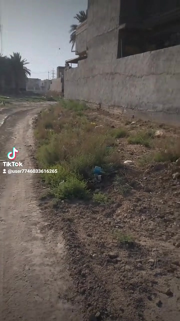 قطعه طابو صرف ام الهوى الجديدة خلف مجمع دينار بالفرع الخامس قريبه على المدرسه مساحتها 200 متر سعرها 70 مليون ‏‪***********‬‏
