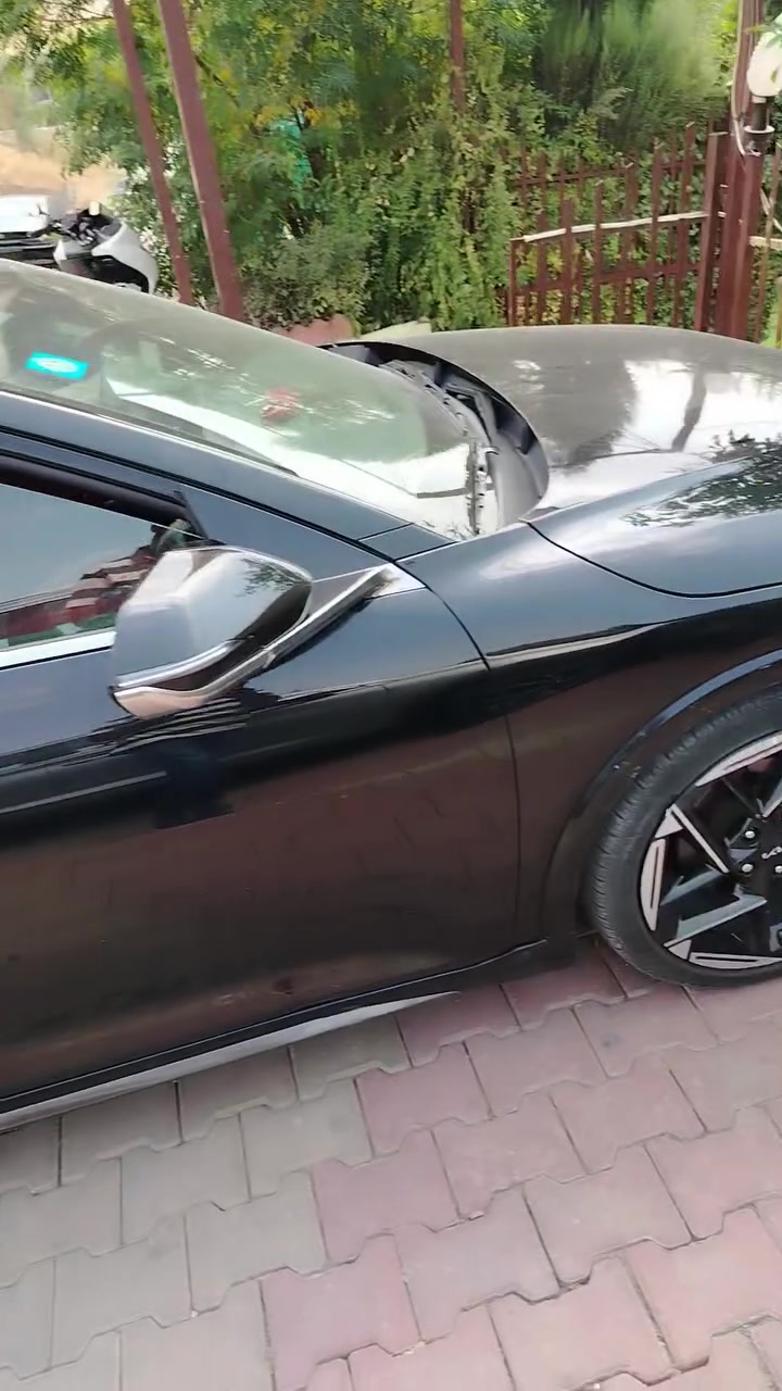 كيا K4 2025 get 
محرك 2000cc – بانوراما – فول مواصفات 

تصميم عصري وتقنيات متطورة مع أعلى مستويات الراحة والأمان

▪️ الموديل : 2025

▪️ المحرك : 2000cc@

▪️ العداد   13000

▪️ السعر : 170    قابل للتفاوض 

✦ أبرز المواصفات 

. سقف بانوراما كهربائي

. شاشة وسطية 12.3 إنش

. شاشة عدادات رقمية 4 إنش

. نظام ملاحة بشاشة 12.3 إنش

. مفتاح ذكي Smart Key مع تشغيل بصمة

. كاميرا خلفية مع خطوط توجيه للاصطفاف

. رادارات امامي وخلفي
.    نقطة عمياء 
. مثبت سرعة Cruise Control

. أوضاع قيادة متعددة Drive Mode

. نظام مراقبة ضغط الإطارات TPMS

. نظام ABS مانع الانغلاق

. نظام الثبات الإلكتروني ESC

. نظام المساعدة على صعود المرتفعات HAC

. نظام الكبح متعدد التصادمات MCB

. وسائد هوائية أمامية وجانبية وستائر هوائية

. مقعد السائق كهربائي

. مقاعد جلد صناعي فاخرة

. مسند ذراع خلفي مع حامل أكواب

. تكييف عملي مع فتحات للصف الثاني

. فلتر تنقية هواء للمقصورة

. مصابيح LED أمامية وخلفية

. إضاءة نهارية LED

. تشغيل أوتوماتيكي للمصابيح

. مرايا كهربائية مع إشارات LED

. جنوط ألمنيوم رياضية 17 إنش

. زجاج خلفي مدفأ

. إضاءة داخلية Mood Light

. شاحن لاسلكي (واير ليس)

. نظام صوتي مع سماعات

. بلوتوث مع أوامر صوتية

. تحكم صوتي من المقود

. فئة فول مواصفات بتصميم رياضي حديث السيارة رقم شهداء بأسمي ***********

