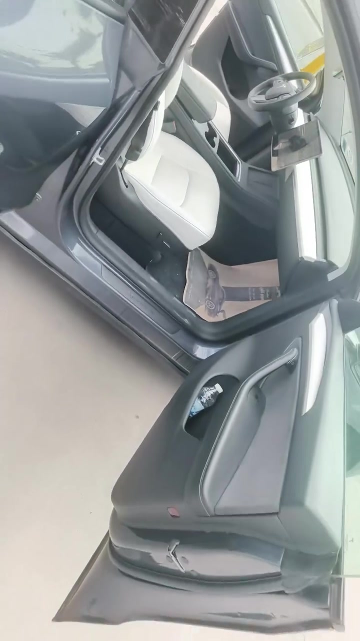 تيسلا • سعر خاص