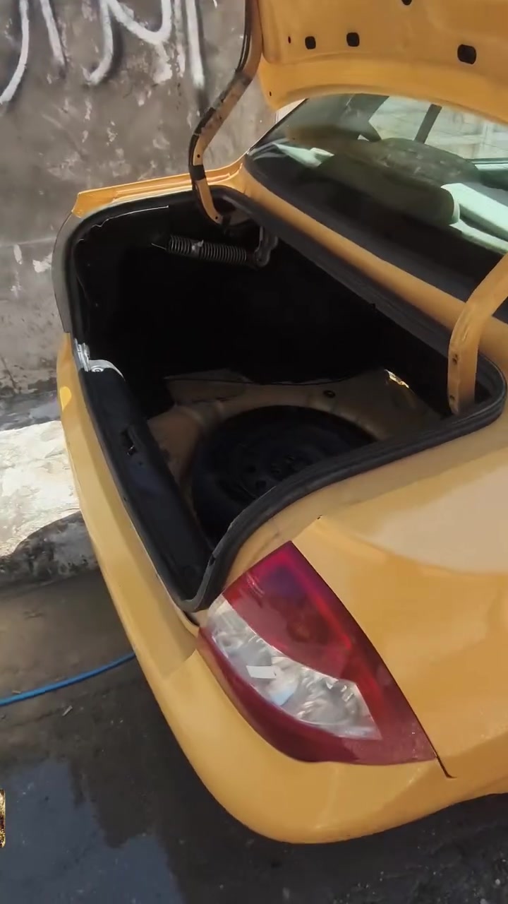 سلام عليكم طيبه موديل ٢٠١٥ سياره كير مكينه مكفول بيها ضربه بل جاملغ المامي مبدل عدى ماكو مصفره هيئه وغرامات بسمي ثاني يوم تحويل كهربيات كلها شغاله تبريد عوزه غاز سياره يرادلها ترتيب مثل دوشمه وتايرات شويه تعبانات صدرها ٧٠٪ كله امبدله هسه العنوان بغداد العبيدي رقم الهاتف *********** بس وتساب متواجد ٢٤ ساعه خاص السعر ٣٢ وبيها مجال
