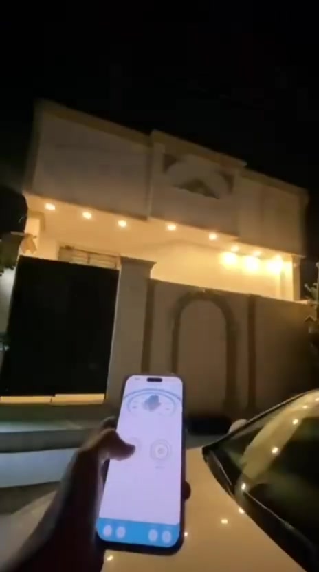 بيت للبيع .. جاهز للسكن
طابو سند زراعي ٢٥
🏠مساحة ١٠٠ متر  - واجهة ٦,٦ م و نزال ١٥,٣٥ م
📍العنوان / سريع ابو غريب الجديد 
قرب محطة جوهرة العدنان
( فرع معزول مباشر ع خط السريع ) 
طريق عشر دقايق من ساحة اللقاء
التفاصيل ⬇️
غرفتين وصالة ومطبخ  وحمام
ارضية بورسلين 
سطح شتايكر
جوانب البيت ملبوخ كامل
وديكور كامل
 نصف كهربائيات نظام سمارت 
ماء - كهرباء - مولد  جاهز
نظام تصفية ماء للبيت كامل مع ٢  تانكي
سخان و بوستر وماطور
مراوح سقفية
منظومة كامرات
*برج انترنت 🛜  مع ملحقاتة كامل مع البيت
شغال ( وخدمة المنزل مجانية ) مع وارد شهري من البرج
والسعر ٨٠  مليون وبي مجال
-
*********** للاستفسار الاتصال بنا
