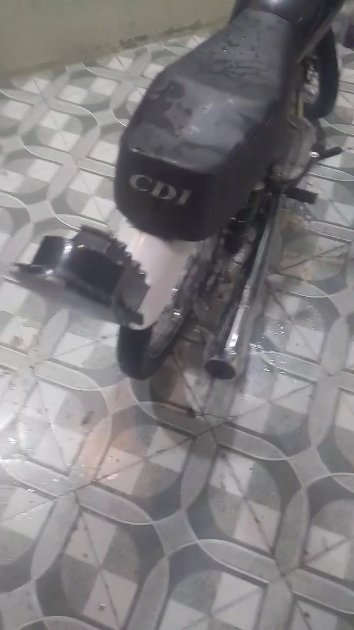 سلام عليكم دراجه اربعه كير كلك للبيع كفاله عامه محرك ارشه اطيك فصله قويه دراجه معايزه شي مكينه بيه صوت عصافير صوته ناعم مكان نجف سعر 300 وبيه مجال لاطيبين ***********
