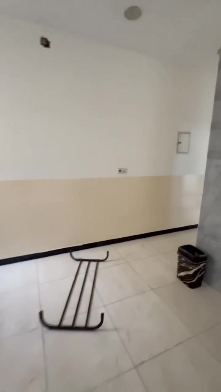 السلام عليكم
شقه للايجار طابق ثاني تحتوي على صاله مفتوحه ع مطبخ وصحيات وغرفتين نوم 
قرب جامعه دجله والفارابي بدايه شارع ليمونه 
(للطلاب او موضفين )
بدل الايجار ٥٠٠ الف 
للاستفسار 
*********** واتساب
