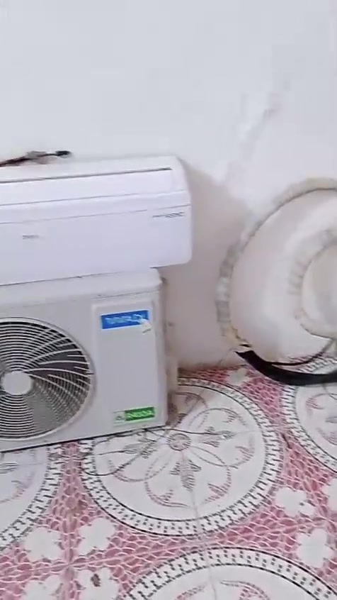 السلام عليكم  سبلت لبيع في ميسان  *********** طن ونص اسمل الويد  راسني خاص على الوستاب
