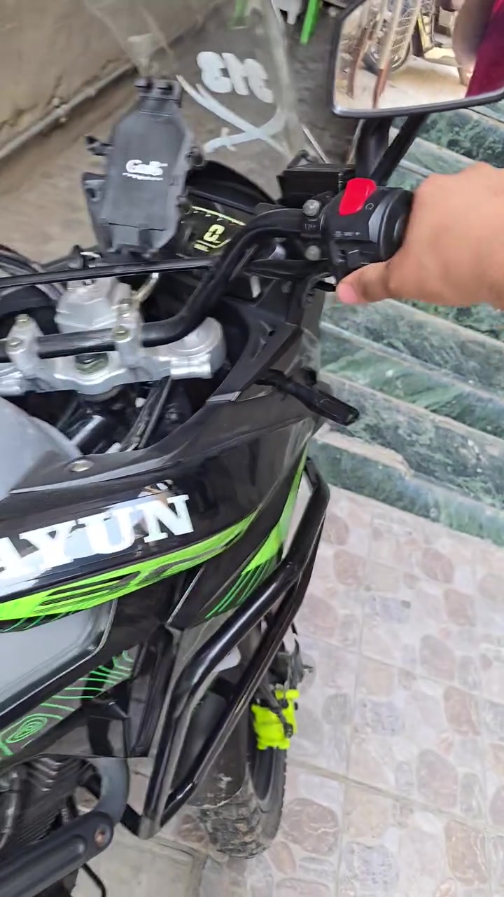 السلام عليكم دايوان ادفنجر 300 cc ماشية 11ألف كفالة عامة عندي بيها ملاحضات بسيطة السعر 2850 مستعجل على بيعتها عنواني بغداد الشعلة ***********
