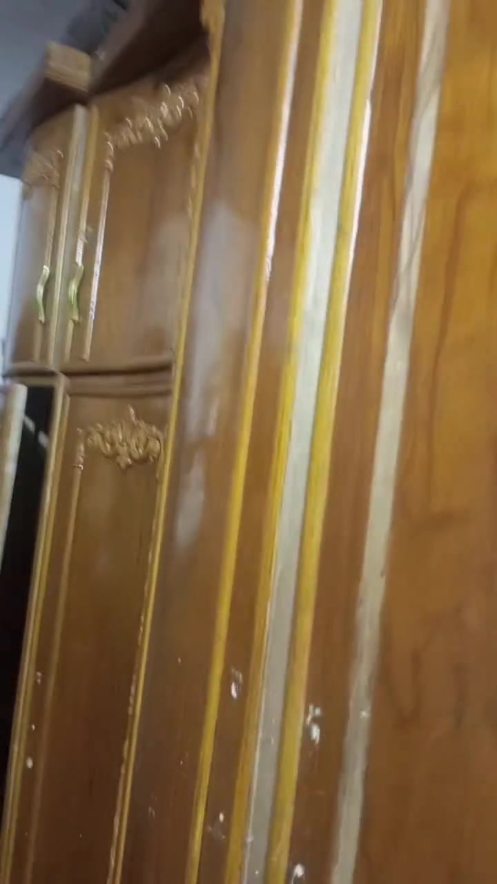 سلام عليكم احبتي الكرام اخوان غرفه اخشاب عراقي درجه اول ابو التكم اخوان جاي أشيل وريد ابيع مستعجل علا بيعتهة عوزهة ترتيب بسيط . 
اخوان السعر 500 وبيهة مجال.
***********
