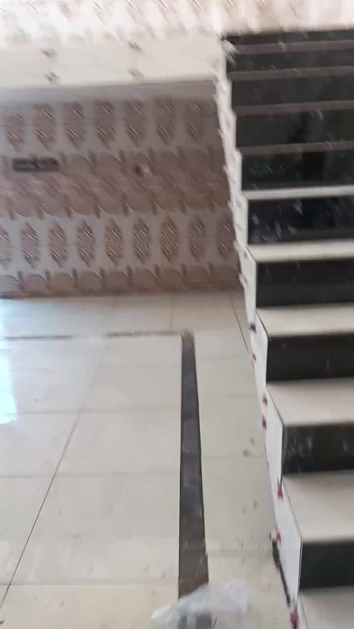 خلفه سيراميك متفرغ للعمل.    نعمل سيراميك مرمر كرانيت بورسلين.     بآيات درج حجر قرض.       استفسار أكثر اتصال ***********.  مستعدون لكافه اعما ل الترميم
