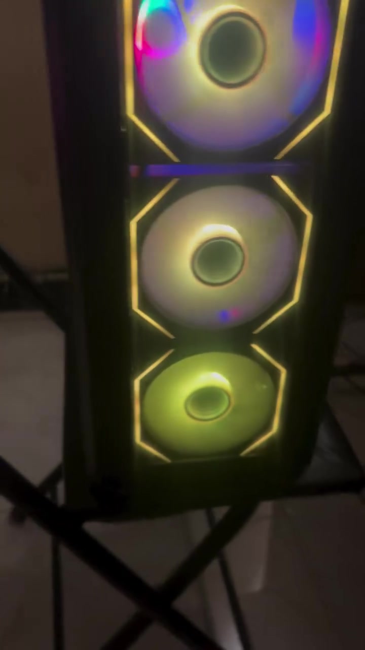 بيسي مستخدم نضيف موصفات 

موصفات Ram : 32 D4
GPU: RX 580 8G
Storage: 256 ssd
CPU: Intel xeon e5 2697 V3
كيس : 4 fan

السعر 550 بي مجالس بسيط 
التواصل : ***********
