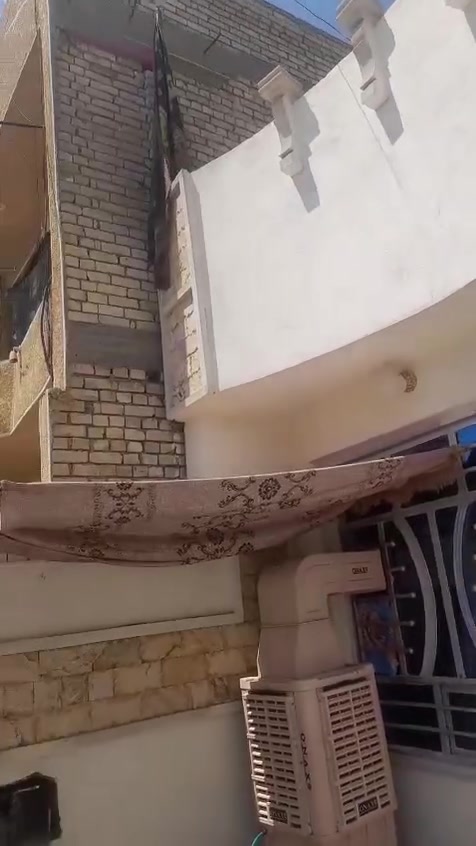 بيت للبيع مساحه (100) طابو زراعي سند 25بي إقرار محكمه سند وكالة خدمات كامله العنوان الرئاسه العبيدي رقم الهاتف *********** سعر (70)
