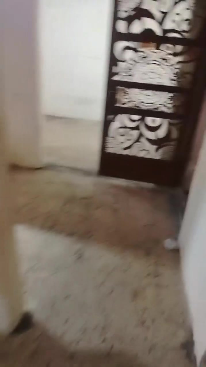 سلام عليكم  شقة. طابق. اول. للايجار. ازغيرة غرفة نوم وستقبال ومطبخ وصحيات .سعر250 للاتصال.مكتب .***********
