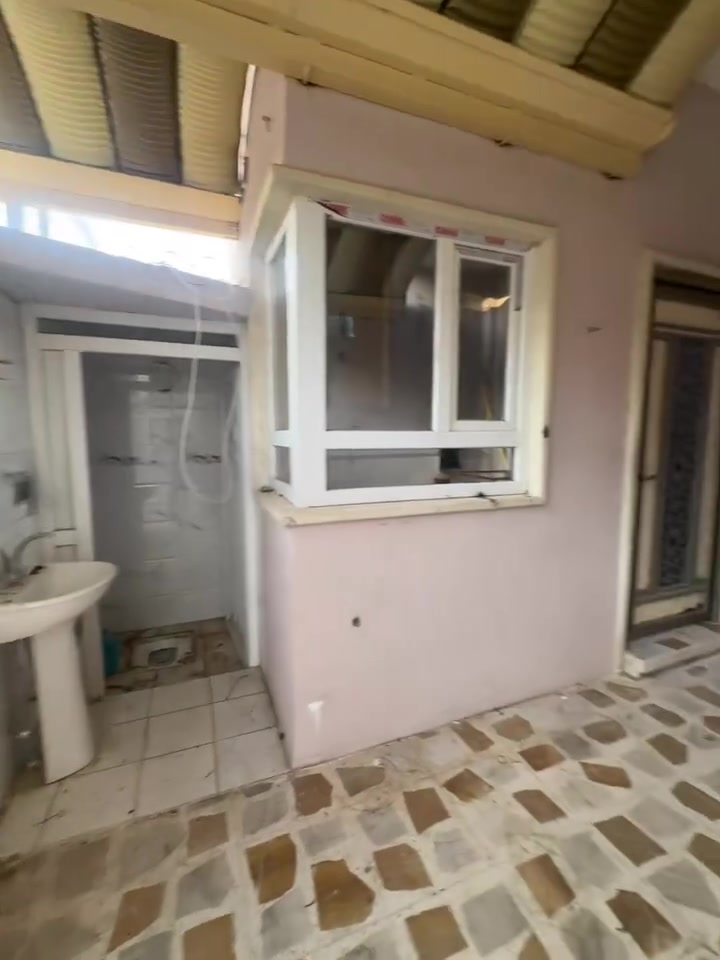 بيت للإيجار في مزارع زيونه المقابيل المرور 
طابق ونص غرفتين نوم
ايجارو 350

الاستفسار الاتصال على الأرقام 
***********
***********
