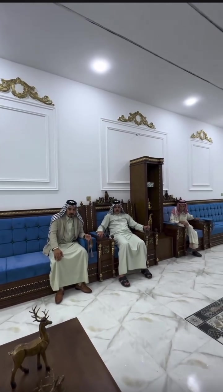 تنفيذ طلب ابن العم الشيخ علي باتول المسعراوي
ديوان صاج ملكي ونبارك له بافتتاح المضيف 🌹

 الديوان مصنوع 
من اجود انواع الزان الروماني 🪵 والسنديان الامريكي 

بتصاميم مميزه وتفاصيل بدقه عاليه 
تناسب غرفه الجلوس 🛋️ 

بكادر مصري مختص بتصاميم 
واخذ القياسات ويساعدك ايضا باختيار الديكور 
المناسب والالوان المميزه الي تناسب غرفه جلوسك 

عنوانا الفرع الاول ديالى بلدروز الشارع العام 
قرب فوج طوارئ بلدروز 📍 
*********** 
*********** 

الفرع الثاني ديالى بعقوبة التحرير 
مقابل جامع احمد ابن حنبل 📍
*********** 
***********
للاستفسار اكثر الاتصال على الارقام الموجوده 
او مراسله الصفحه وتنورونا بكل وقت 🌹
