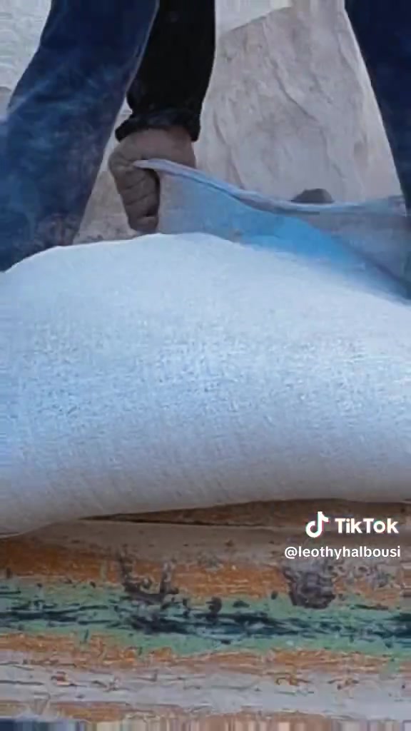 السلام عليكم يوجد لدينا جص الجزيره
جص درجه اولئ وعلى الفحص واصل باي مكان تريده
تصعيد مع العمال والكواني وبسعر مناسب الرزق على الله 
رقم الهاتف  ***********
