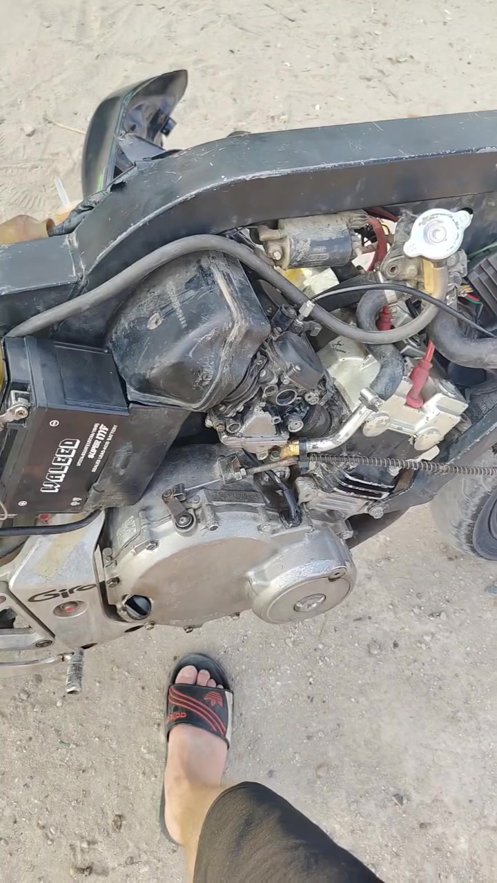 هورنت ربع لبيع
دراجه شغاله نكره بس فاره يطق 
شغله تمشي عادي بس بيه صوت
ابيع كوم حديد
سعر 900 وبيه مجال غليل 
رقم ***********
مكاني لانبار الكرمه
