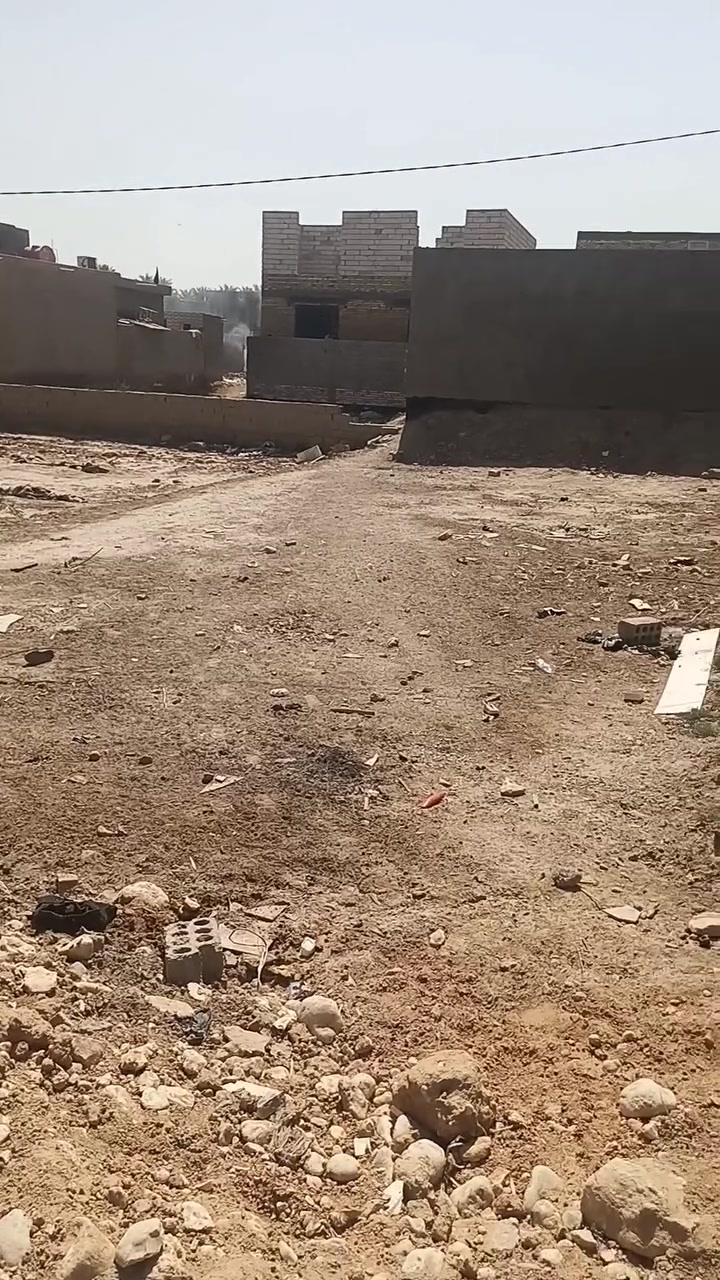 بسم الله الرحمن الرحيم
اللهم صل على محمد وآل محمد 

قطعة أرض للبيع طابو زراعي سند 25 مساحه 200م واجهيه 10م نزال 20 مدفونه جاهزه للبناء خدمات كامله ماء وكهرباء مولدة مجاري تبليط رصيف العنوان كربلاء طويريج ملحق حي ابو جوعانه اي استفسار مراجعة مكتب_عقارات_علي_الجنابي مقابيل جسر 🌉 حي الصناعي مجاور دارك مول 🏬 او مجاور صيدلية الامين او الاتصال على رقم 📱 الهاتف ***********
