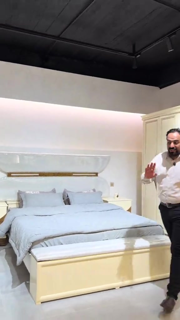 موديل راتيا السعر ٣ ملايين و٨٠٠ الف فقط شركة الأفراح للأثاث العراقي  ‏ غرفة نوم- اطقم قنفات - مفروشات - اخشاب تصنيع الأثاث  ‏العنوان محافظة واسط قضاء العزيزية الشارع الجديد مقابل مسبح ومدينة ألعاب العزيزية  ‏التوصيل والشد مجاني إلى جميع محافظات العراق ‏خدمة استبدال الغرف العراقية القديمة بغرفة جديدة مع الاتفاق على الفرق ‏ خدمات ما بعد البيع لمدة سنة مجانية  *********** *********** *********** *********** *********** ***********
