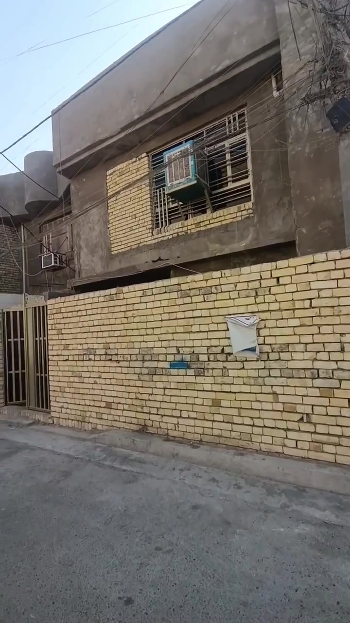 سلام عليكم توفر عندي بيت للبيع 100متر --جبها8--نزال-- 12ونص--- البيت طابقين ركن زراعي سند 25 منطقة كامله كل خدمات مي مجاري كهرباء تبليط سند وكاله موجودات موقع البيت بلديات ضباط خلف الصحفيين قرب مدرسه زين القوس منطقة حي الامير الاستفسار اكثر***********  السعر خاص رد واتساب ماسنجر حسن للعقار
