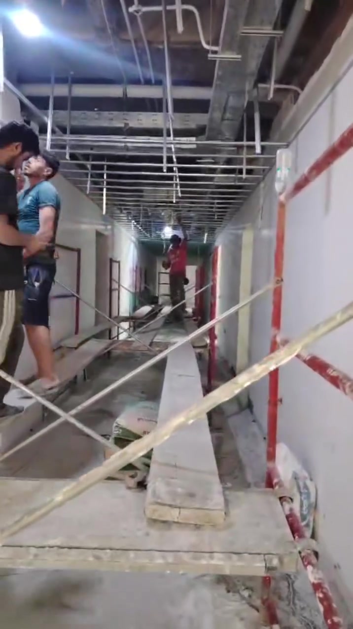 🏗️ شركة حرير بغداد للمقاولات
للبناء والديكورات والتشطيب

✨ عملنا اليوم: بناية تجارية 🏢

نعيد للمباني جمالها وحيويتها من خلال أعمال بناء وتشطيب متكاملة وبأيدي فنية متخصصة.

🔹 بناء وترميم وتأهيل المباني
🔹 صبغ ومعجون وتسوية الجدران
🔹 جبس وديكورات
🔹 سيراميك وبورسلين
🔹 أسقف وإضاءة
🔹 تشطيب داخلي وخارجي

✨ من الأساس إلى التشطيب… جودة تليق بمشروعك!

💳 الدفع نقداً وبالتقسيط
📍 موقعنا: الكرادة – بغداد
📍 العمل في جميع مناطق بغداد

📞 ***********
📞 ***********

