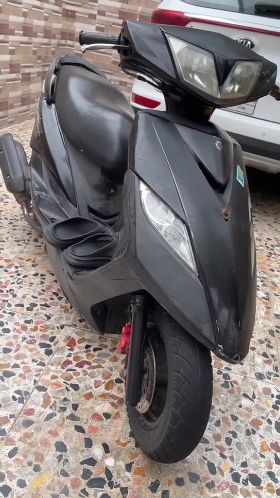 السلام عليكم
ثعلب كابريتر

دراجه كامله مناقصها اي شي 

دشبول شغال

مكينه ما مفتوحه كفرات خدم واحد

عنوان بغداد الامين الثانيه 

السعر 400 وبيها مجال 

رقم ***********
