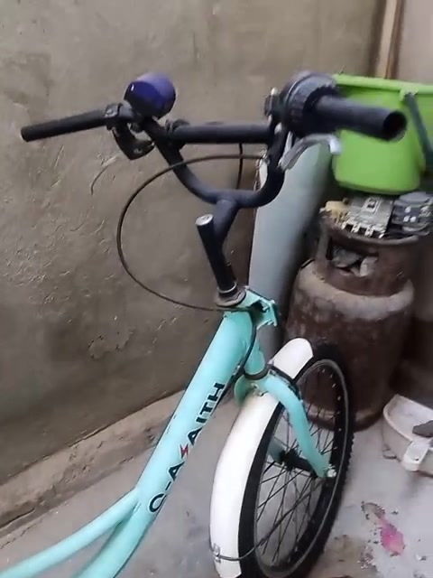 باسكل كلشي ما بيه السعر خمسه وسبعين