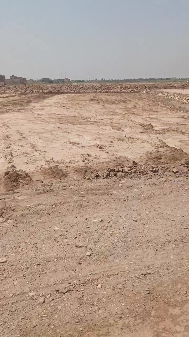 يوجد لدينا البيع زراعي سند 25 المساحه صافي 3700متر
 بنص شارع وجيه مال كاع 72متر الماجديه حي الزهراء 
رقم الهاتف ***********
