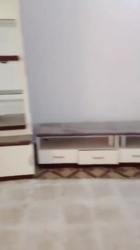 معرض تلفزيون للبيع ب٥٠ وبي مجال مكان سيديه ***********
