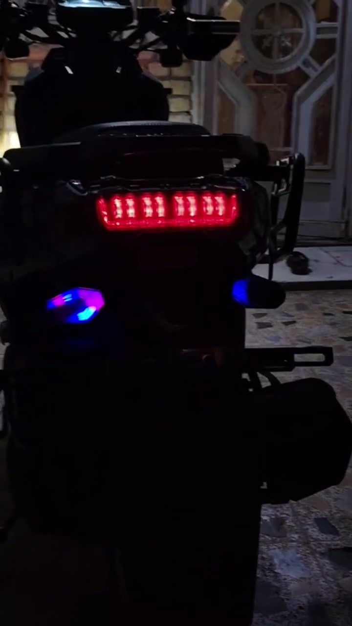 الو السلام عليكم شباب سكنس جبلي مديل 2024النضافة مبينة بالصور مكينة 150cc السعر 1100و بيهة مجال الشراي يراسل ***********و انة خادم
و الدراجة اوراق و صالهة شهر عندي و ما متعوبة من الشغل للبيت مكاني ميسان المدينة 🥰🥰
