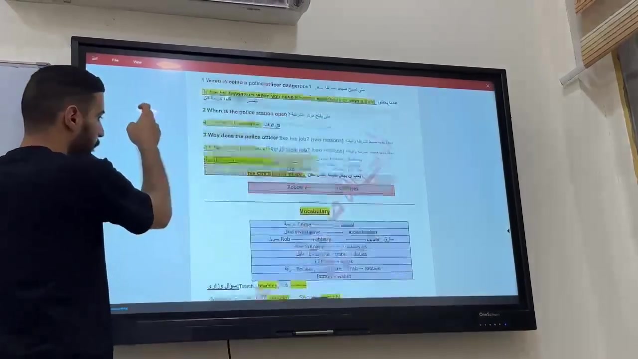 سلام عليكم شاشه تفاعليه فول مواصفات 
للتدريس سعرها مليون و٦٠٠ 
مكاني بغداد حي الحسين
***********
