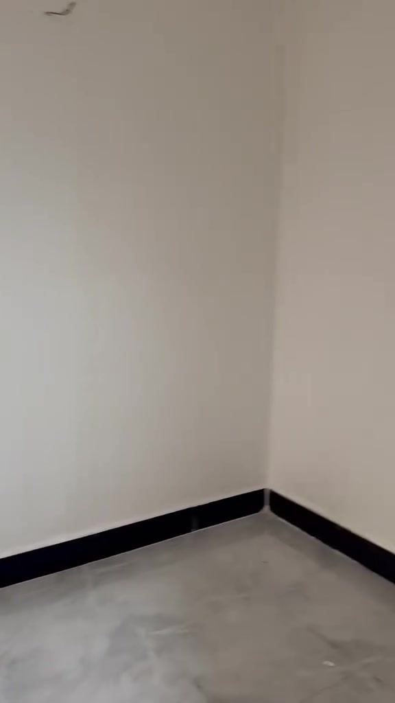 بيت ٦٠ متر لليجار حي النداء شارع ٢٠ الي مقابل المدرسه الورديه مفتوح ع شارع ٦٠ سعر الايجار ٢٥٠ قفل كل شهر بي غرفه اوصاله وستقبال جوه اوغرفه اوصاله فوك اوحمام بيت جديد بي مغسله تانكي ماطور سخان خط مولد البيت جاهز ***********/***********
