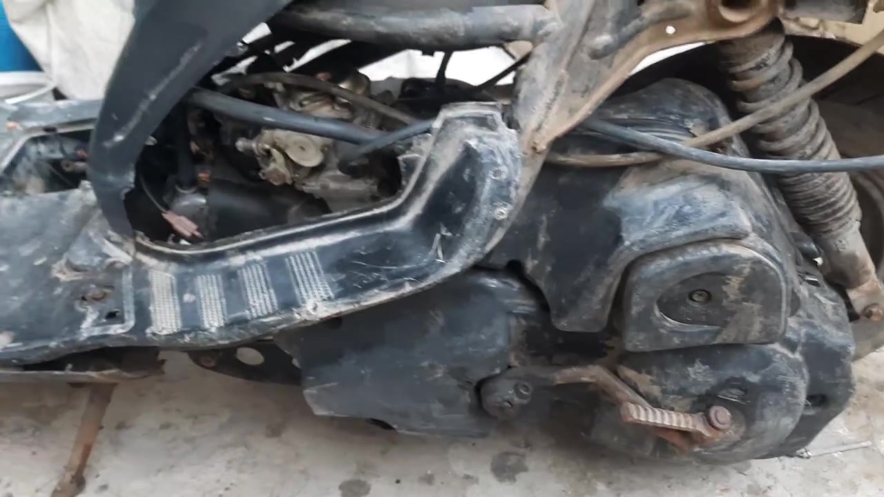 السلام عليكم 
فضائي ١٤٠ متروكه ابيع كوم حديد 
رايدها ب١٠٠ المكان الشعب *********** الرقم معلق بي وتساب

