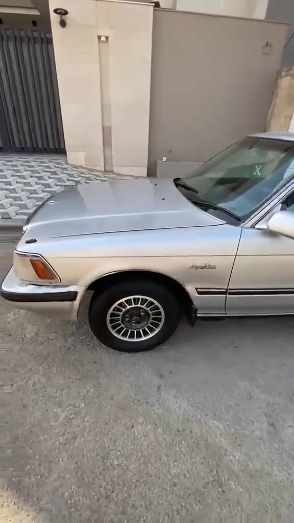 سلام عليكم
سيدان مديل 90 
رقم نجف مشروع وطني  
تبريد ثلج ❄️ 
شاشة و كاميرا خلفية 
ثلاجه بيه 
تخم تاير جديد 
حداديه جديد
كهربائية سياره كله شغال 
الغرفة نظيفة ‎%‎75 
السياره مصبوغه عام الجماليه وبيه فطور قليل بل قماره فقط 
مكان سياره نجف 
سعر 43$ وبيه مجال 
رقم المبايل ***********
***********
وبيه واتساب
