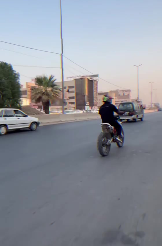 سلام عليكم دراجه قفاز موديل 2025 دراجه تخبل وبيه نقوصات قليله دراجه خير من الله واوراق دراجه مكمركه باقيه ع رقم مراوسه بكير حسب القناعه دايون لو نامه وسعر 1350 رقم *********** المكان بابل حله
