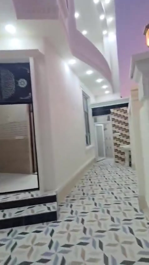 سم الله إعلان بيت للبيع الرمادي ال٧كيلو قرب مستشفى الحجر الصحي رقم العقار ٥٩الف شارع ١٥متر المنطقه سكن نوع العقار طابو صرف المساحه ٢٠٠متر نوع البناء حجر الطابق الاول الثاني بلوك يحتوي الدار على ٦غرف نوم استقبال مطبخ حار وبارد حمامات عدد ٣ سنه البناء ٢٠٢٦ بعده صفر مامسكون ملاحضه بصفه قطعه تنباع ويا اذا حاب المشتري أستفسار أكثر ***********
