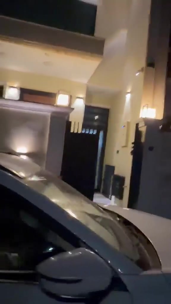 دار للبيع ١٠٠ م حي دجلة شارع ١٢ بناء درجة اولى يحتوي على ثلاث غرف نوم
للاستفسار / ***********. / ***********
