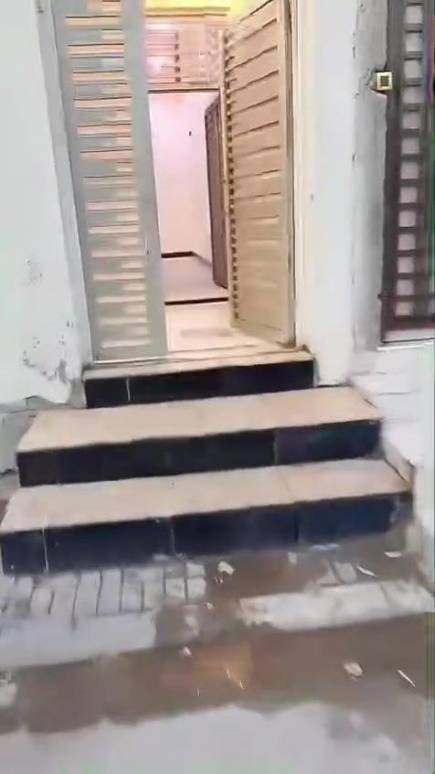 اللهم صلّ على محمد وآل محمد
متوفر نصف بيت5×20 (100م)للبيع في دور الشرطه مقاطعه 76قرب دائره الكهرباء علماً ان البيت طابو صرف تحويل بأسم المشتري ثاني يوم  بناء2026 البيت فارغ جاهز للسكن 

السعر:106 مجال بسيط للشراي

للاستفسار أكثر:***********
