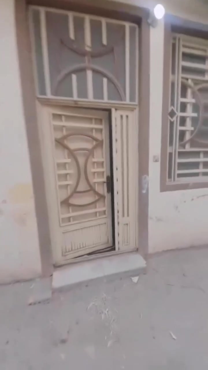 دار للايجار
البوبيات عمود 67
المساحه 60 متر
الايجار 250 الف
***********

