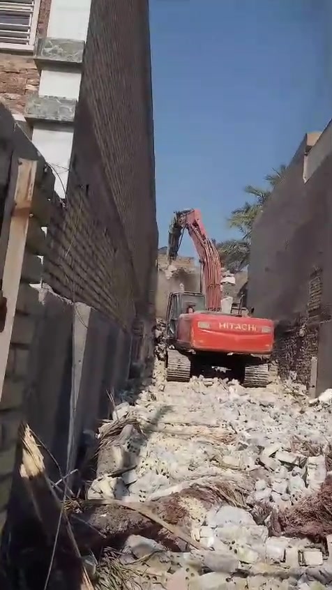 السلام عليكم يوجد لدينا كادر تفليش البيوت ورفع الإنقاذ وحفر جرف و قلع الكاشي و تگشير الحيطان بانسب السعار اتصل و بخدمتك ***********
