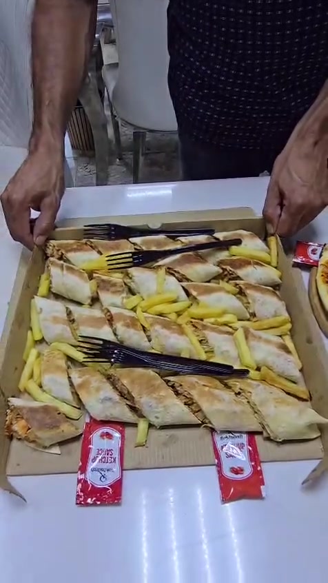 عرض 1🍽️✨ أطيب الوجبات صارت بين إيديك!
إذا كنت من عشّاق الأكل الطيب والنكهات المميزة 😍
جهّز حالك… لأنو القادم ألذ بكتير!

📸 تابعونا وشوفوا صور وجباتنا الشهية
🔥 أطباق بتشهي… وطعم ما بينتسى ... واسعار مناسبة

مطعم كوزجي 
📌 العنوان: بغداد - المحمودية  - حي ١٧ مقابل صيدلية ابو امير 
⭕  يتوفر توصيل  #للطلبات : ***********
***********
***********

#تفاعلوا #بغداد #المحمودية  #حي ١٧  #كريسبي #شاورما# تجهيز مناسبات بقل سعار
