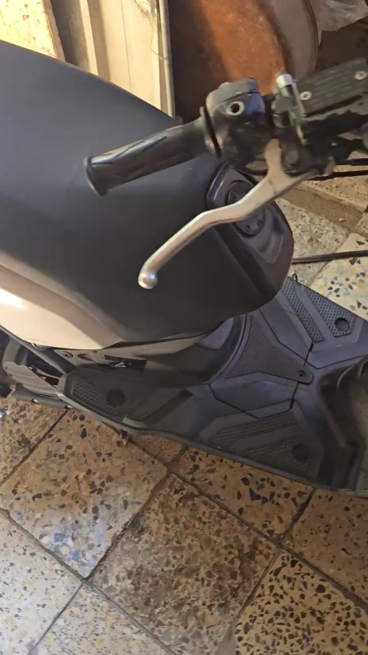 السلام عليكم سكنس جبلي للبيع
دراجه بلاديه 100بل 100 على وضع الشركه برغي واحد ما مفتوح بيهه ما صارلهه كم شهر نازلنه من المعرض اديرلهه دهن امزويل وبنازين محسن شرط جيب فيتر وافحص محرك صوته ناعم دراجه مداريهه ما متعوبه (السعر مليون وتلثميه وخمسين) (1.350وبيهه مجال) (العنوان مدينه الصدر)( رقم الهاتف) (***********)(رقمي واتس اب)( وتصال عل خط)
  (الشراي يتصل ويدلل واني بخدمته)
