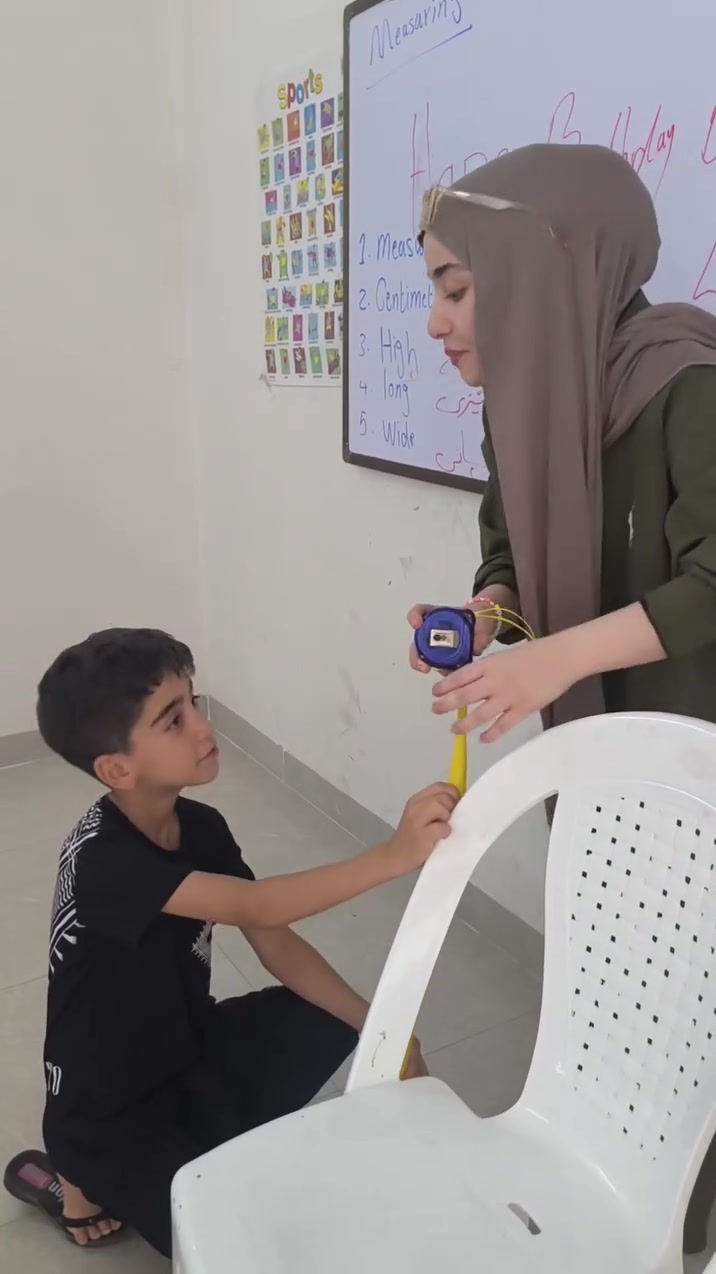 کێشەت هەیە لە مەنهەجەکانی قوتابخانە.فەرهەنگی چەمچەماڵ باشترین هەڵبژاردەیە.
بۆ زانیاری زیاتر پەیوەندی بکە بە ***********.
ناونیشان: گەڕەکی مامۆستایان نزیکەی جەبار جەڕاح.
